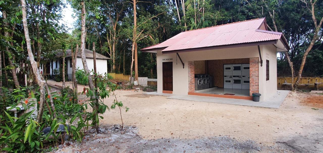 Pandan Laut Beach Resort Kampung Penarik Extérieur photo