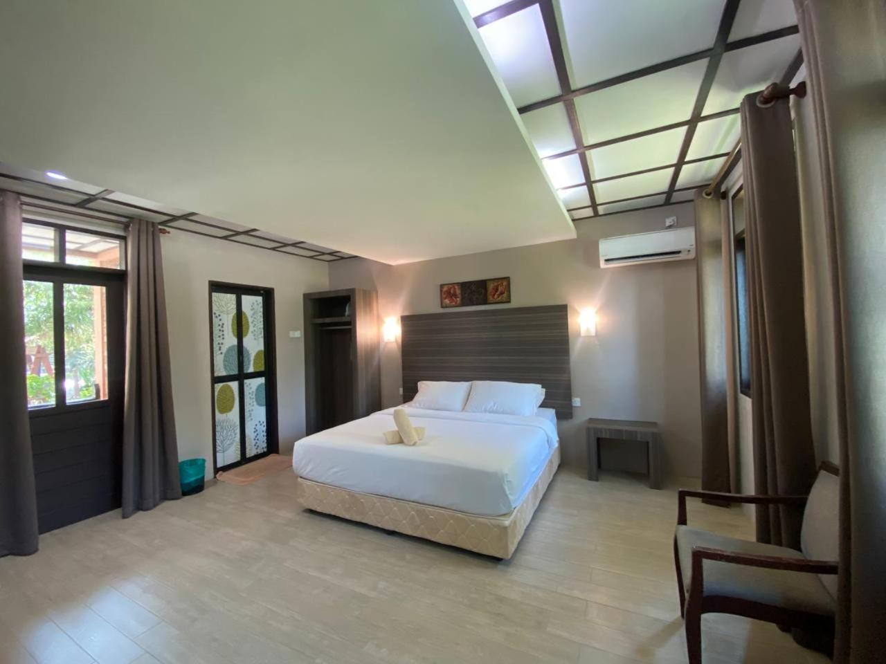 Pandan Laut Beach Resort Kampung Penarik Extérieur photo